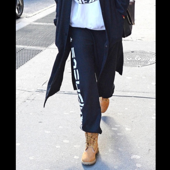 Women’s Timberland Boots - Picture 4 of 4